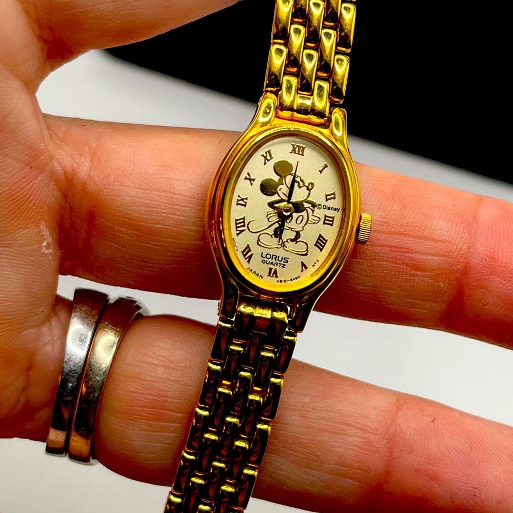 Mickey Mouse Lorus quartz Disney watch. New battery!